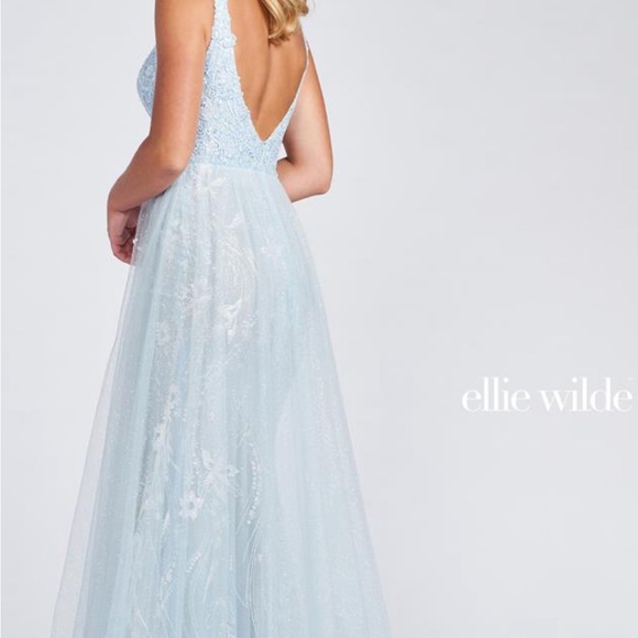 Gorgeous baby blue sparkly, shimmery, mystical, homecoming/ prom dress😍💎💙 - Picture 3 of 8